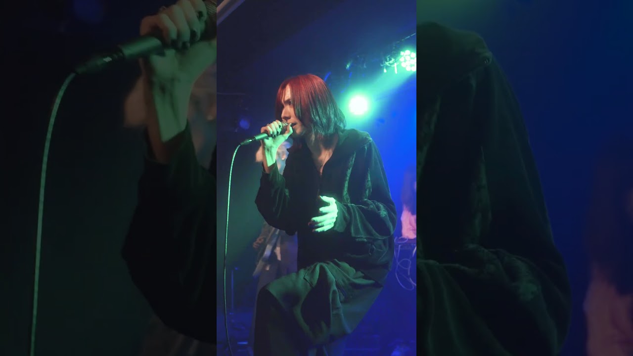 Can you resist this temptation?👅👅👅#vkei #visualkei