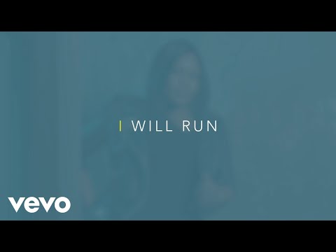 Tasha Cobbs Leonard - I Will Run (Lyric Video)