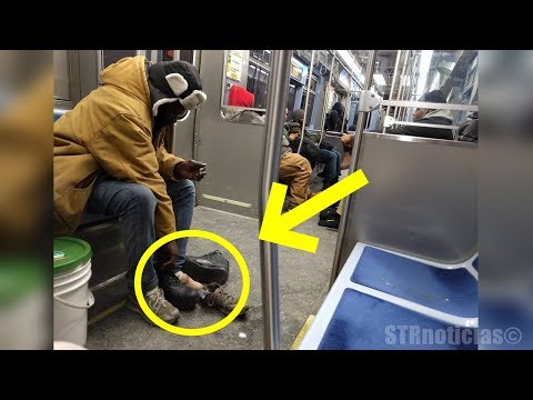 Hombre se quita sus botas nuevas en el metro, lo que hace a continuación deja a todos sorprendidos. Video