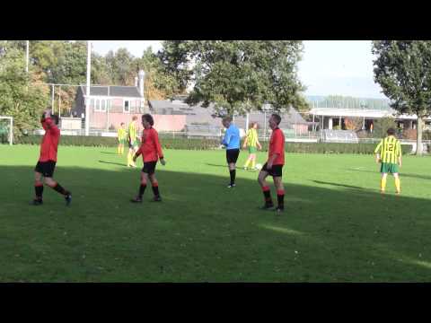 Opjestropdas 26 okt 2013 Brederodes 5 - VV De Meern 9 com 3-3 Doelpunt Joost (0-1) felicitaties