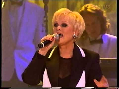 Katri Helena - On Elämä Laulu (Live)