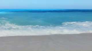 preview picture of video 'Myrtos beach - Kefalonia - Amazing blue. HD'