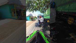 Download lagu Sudah Salah Ngotot Pula nih Supir😡‼️#shorts #zx25rr #motovlog mp3 Download lagu Sudah Salah Ngotot Pula nih Supir😡‼️#shorts #zx25rr #motovlog mp3