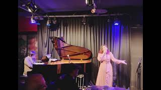 歌いながら　vocal愛紀　piano片桐一篤　DOXY（名古屋）　2025年12月27日（土）