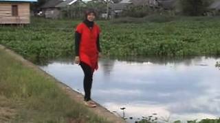 Download lagu Sama Sama Cinta - Aam Danau Ft. Noor Lathifah mp3