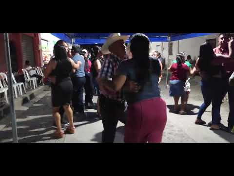 Y nos. Arancamos. Con el bailon.  San luis jilotepeque. Ayayuuuy 