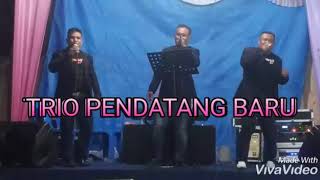 Download lagu Lagu batak SAKITNYA TUH DISINI Hobasta trio. mp3 Download lagu Lagu batak SAKITNYA TUH DISINI Hobasta trio. mp3