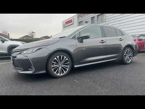 Toyota Corolla Luna Sport Saloon 4DR - SAT NAV / - Image 2