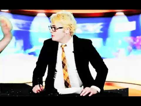 Gerard Way with a pancake