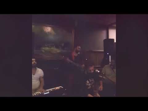 Pero Piya / Siyah Saçlarında hatem yüzlerin