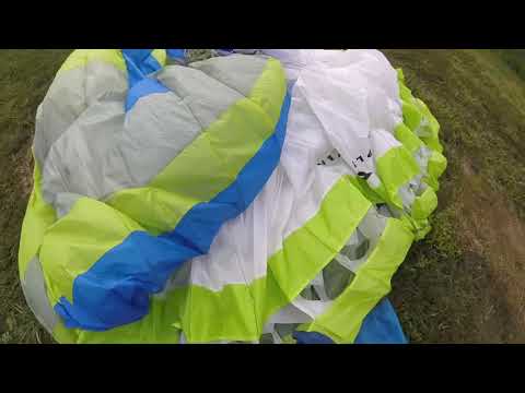 How to fold a paraglider wing in 2:11 minutes