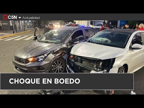 CHOQUE entre DOS AUTOS en AV. JUJUY y AV. JUAN de GARAY