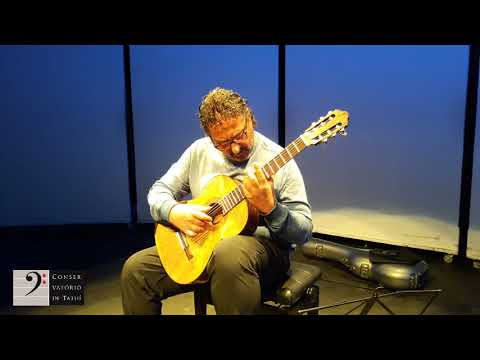 Aniello Desiderio e violão de papel (Segundo movimento do Concerto Aranjuez - Joaquín  Rodrigo)