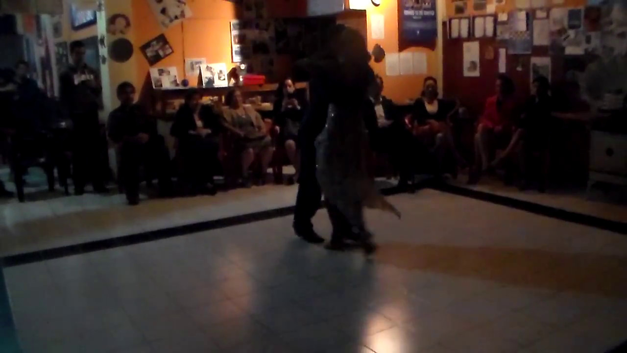 Tanya Gutiérrez & Sebastián Avendaño - Sacale viruta al piso