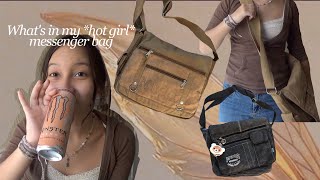 what&#39;s in my hot girl messenger bag / tote bag (tag)