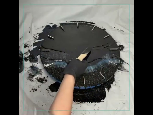 Vídeo relacionado con Gatuida Soporte para Relojes de Resina Figura Teletubby Elegante, Ligero y Seguro para Joyas, Adecuado para Exhibición en Tienda o Uso Doméstico