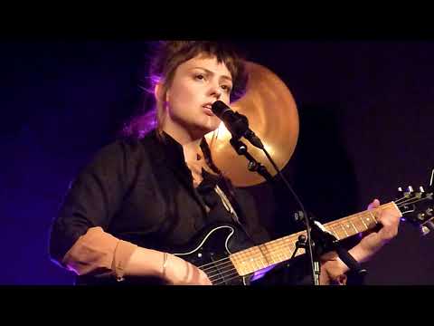 Angel Olsen - What It Is (29.04.18) // @ Kerk Sint-Denijs - In Heaven