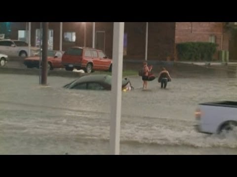 Oklahoma tornadoes: Oklahoma City hit with floods after more tornados kill five people