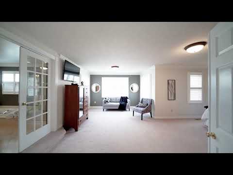 62 Rothean Dr, Whitby