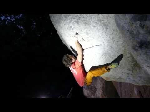 Mauro Calibani boulder a Bosco di Luogosanto in Sardegna