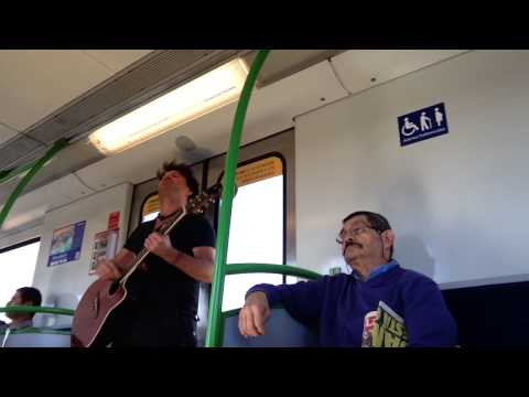 Felipe Moreira - Un bello y simple humano hecho canción (Metro Valparaíso).