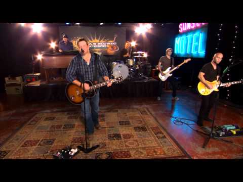 Pat Green performs "Wave On Wave" on the Texas Music Scene