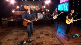 Pat Green performs &quot;Wave On Wave&quot; on the Texas Music Scene