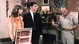 He And She, Episode 9: &quot;Vote Yes Or No&quot; (1967)