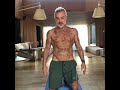 Gianluca Vacchi Esegue I 5 Tibetani