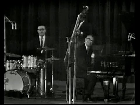 Dave Brubeck Quartet 11/1966 "Cassandra" Joe Morello, Paul Desmond, Eugene Wright "Newport in Paris"