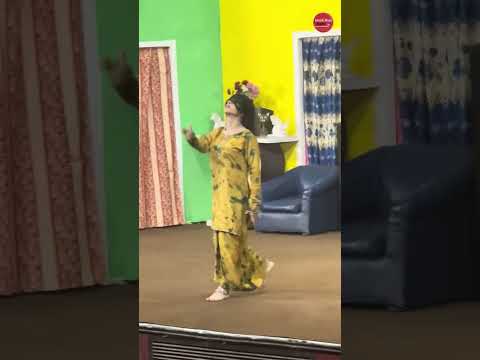 Naira Khan Dance - Har Passay Dhol Wajday, Naseebo Lal Punjabi Song - SMB