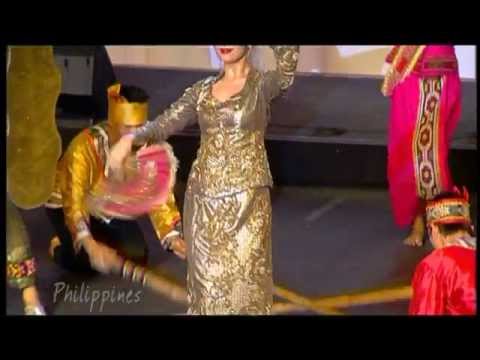 Bayanihan Dance Company - 30ème Festival Mondial de Folklore