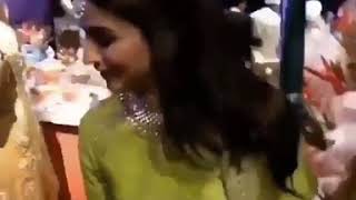 Kareena Kapoor Showing Her Braless Boobs