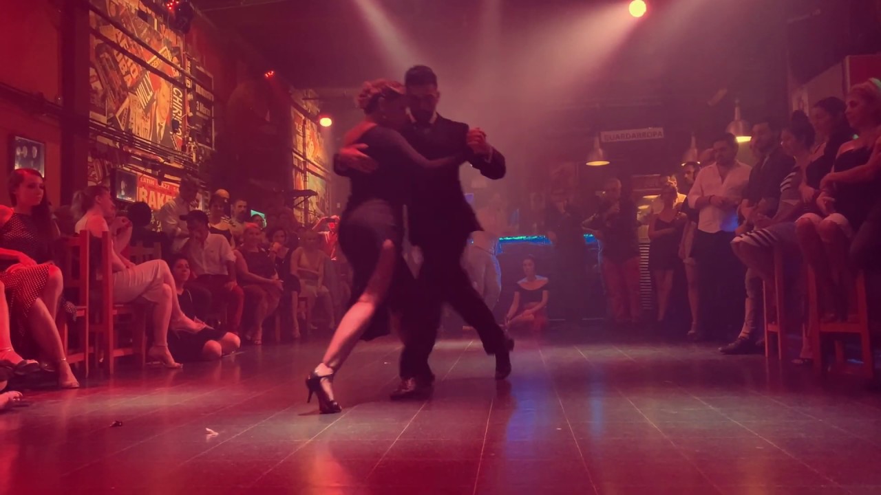 Noelia Hurtado y Fernando Carrasco - Juan D'Arienzo-Ríe Payaso @ Milonga A La Parrilla