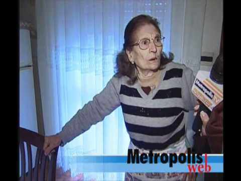 Video Penniniello Torre Annunziata vecchietta alle prese con i topi marzo 2011