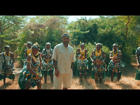 DJI TAFINHA FT. OS VINDJOMBA - RUNAWAY (Video Oficial)