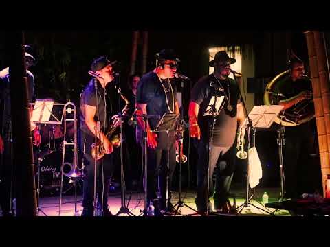 Versão de "Don"t Stop The Rock" da Brassil Melody Band mandando ver no Freestyle