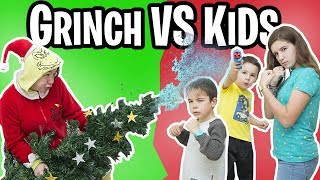 El GRINCH destroza nuestra casa 🏚// Familukis // GRINCH vs KIDS