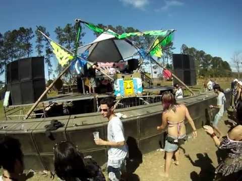 2012LIVE! @ RESPECT MAIA REVOLUTION - AUG 2011