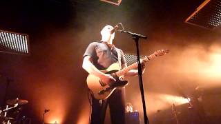 Dominique A - 2012 - Tourcoing - Plaine des sables - Contre un arbre