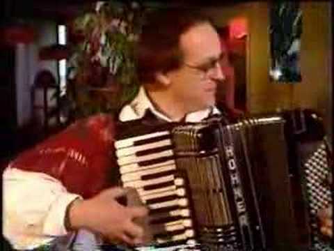 Celjski instrumentalni kvintet POVABILO NA PLES