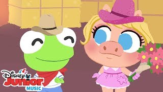 Froggy Went A-Courtin&#39; 🐸 ❤️ 🐷| 🎶 Disney Junior Music Nursery Rhymes | Disney Junior