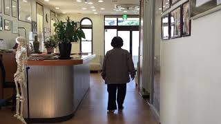 痺れとバランスが悪く歩行しにくい、両膝を強打して病院に行ったが痺れがひどくなりMRIを撮影すると脊柱管狭窄症と言われた！