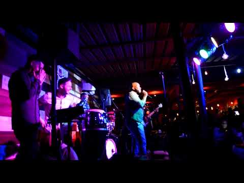 El Club de la Timba - Mírame a los Ojos (grabado en vivo)