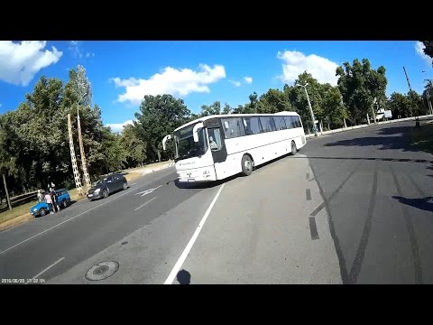 Volánbusz szembesáv és pirosozik - Bus oncoming lane and RLJ