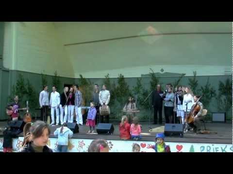 "Palīdzi bērnam uzaugt ģimenē" Vērmanes dārzā 2012 {10}