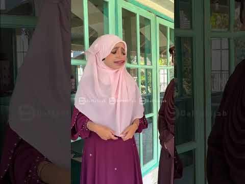 Makanya pakai yang instan aja, mau buat sholat buat widhu gampang tinggal copot pasang