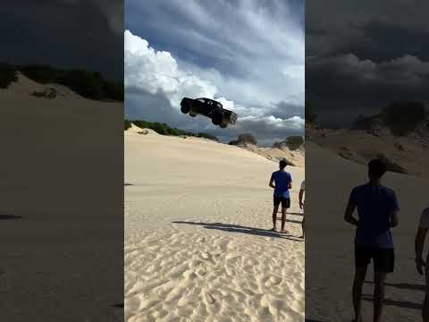 O maior salto de Ranger Raptor que você já viu #rangerraptor #bigair #offroad