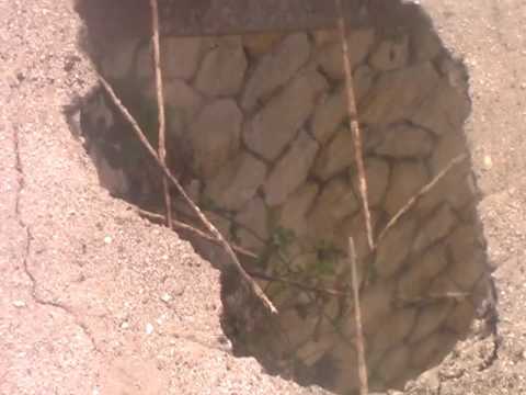 TRANSENNE AL PONTE DEL VIALE DELLA STAZIONE SI APRE UNA PICCOLA VORAGINE