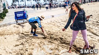 Community Spirit: Local Pedicab Driver Clears Way for Cyclists on Ocean Front Walk